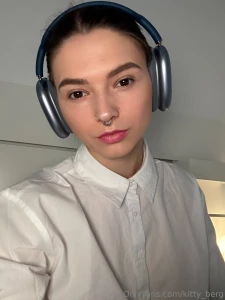 Mood back to school white shirt headphones and no more worries part 3