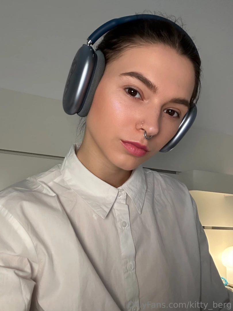 Mood back to school white shirt headphones and no more worries part 1 