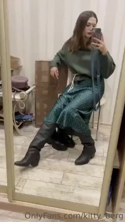 Just a little reflection if everybody is practicing the self love let 