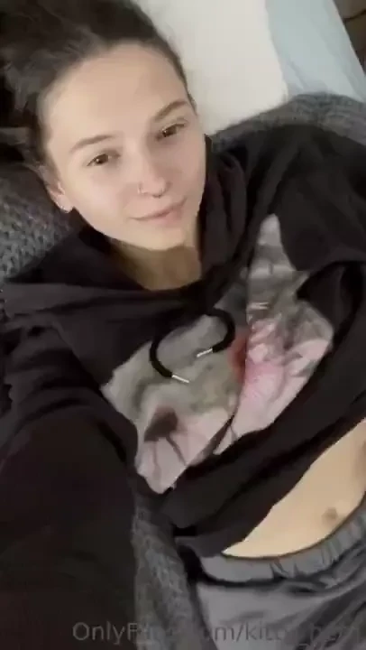 Just live smiling and loving it s not hard at all 