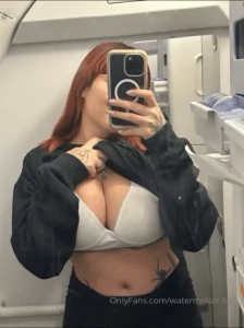 Una de mis fantas as es que me den una muy rica mamada de chichis en
