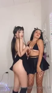 Hola hola babys ma ana tenemos un live hot con fabii puffle en el