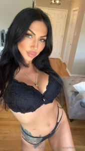 Hey babe don t forget to shoot me a text when you see this i got