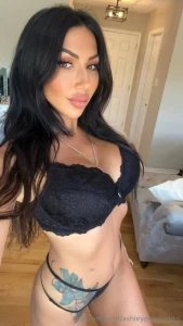 Help me cum baby i know my way around a cock