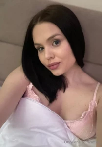 Hot brunette babe lincy_cake will help you relax tonight text her part 108