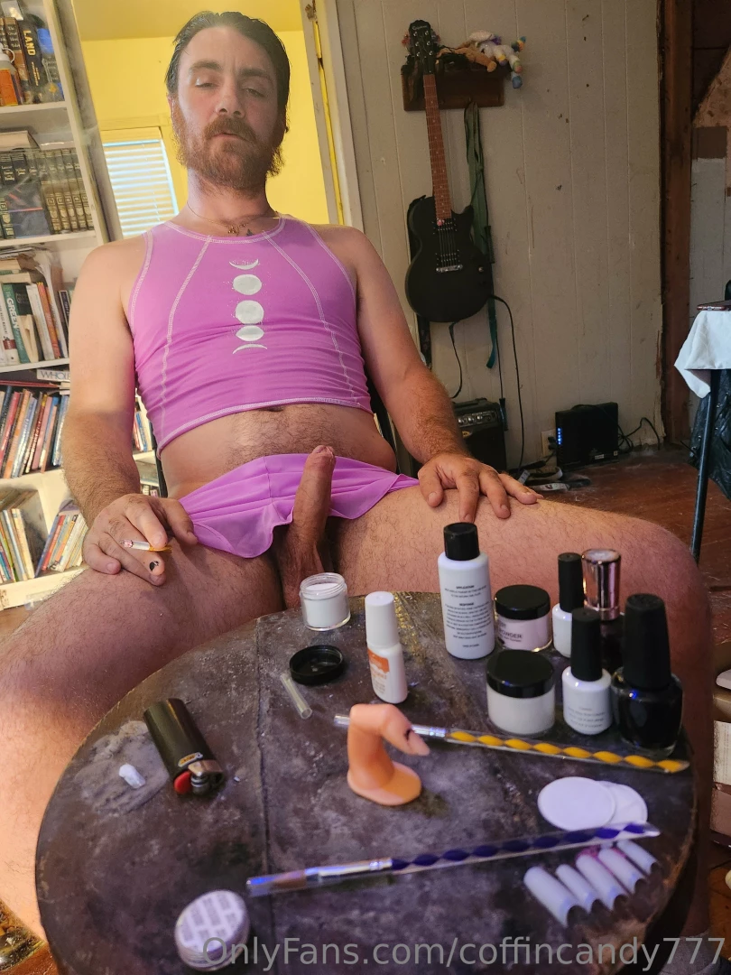 Can you beleive how sexy this first set of acrylics he put on me 