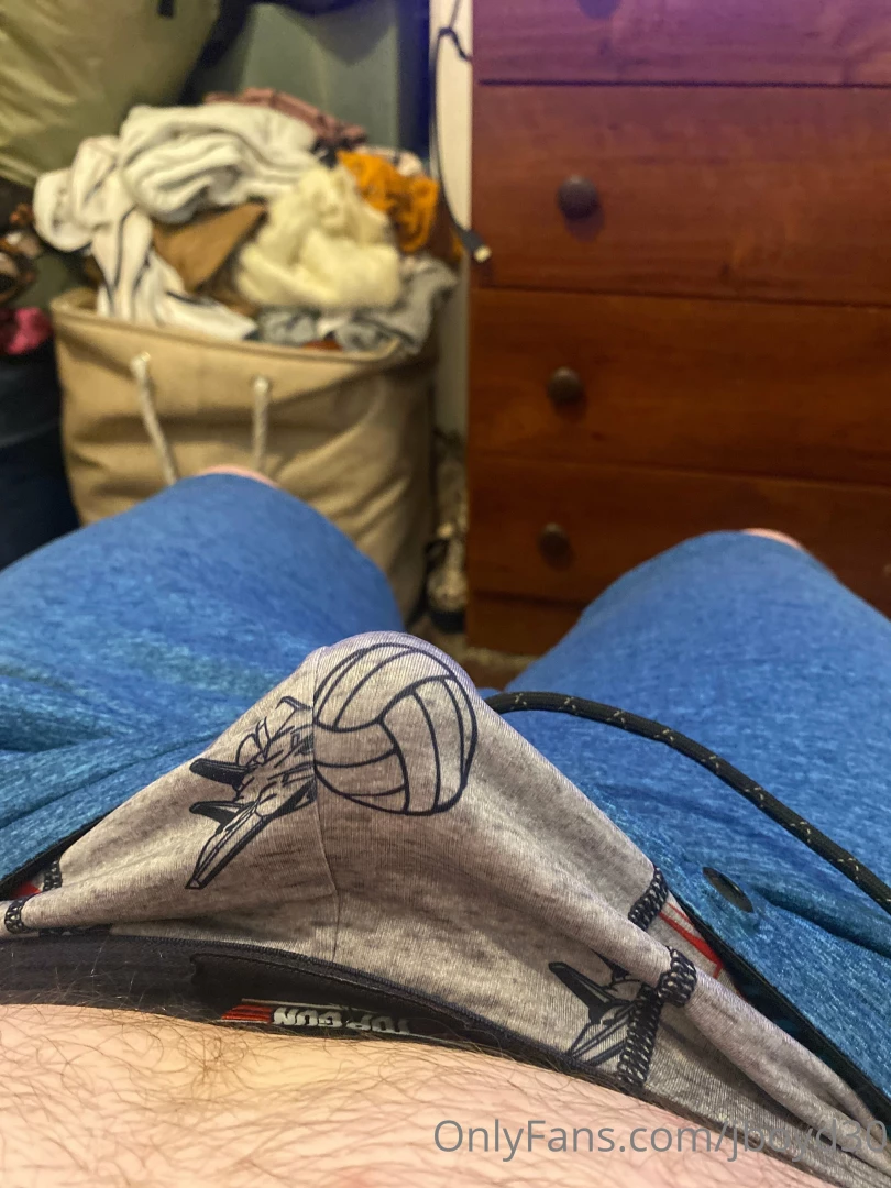 All bye myself today and my hard dick need some attention any 