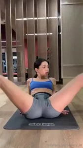 Do you like flexible and fit girls