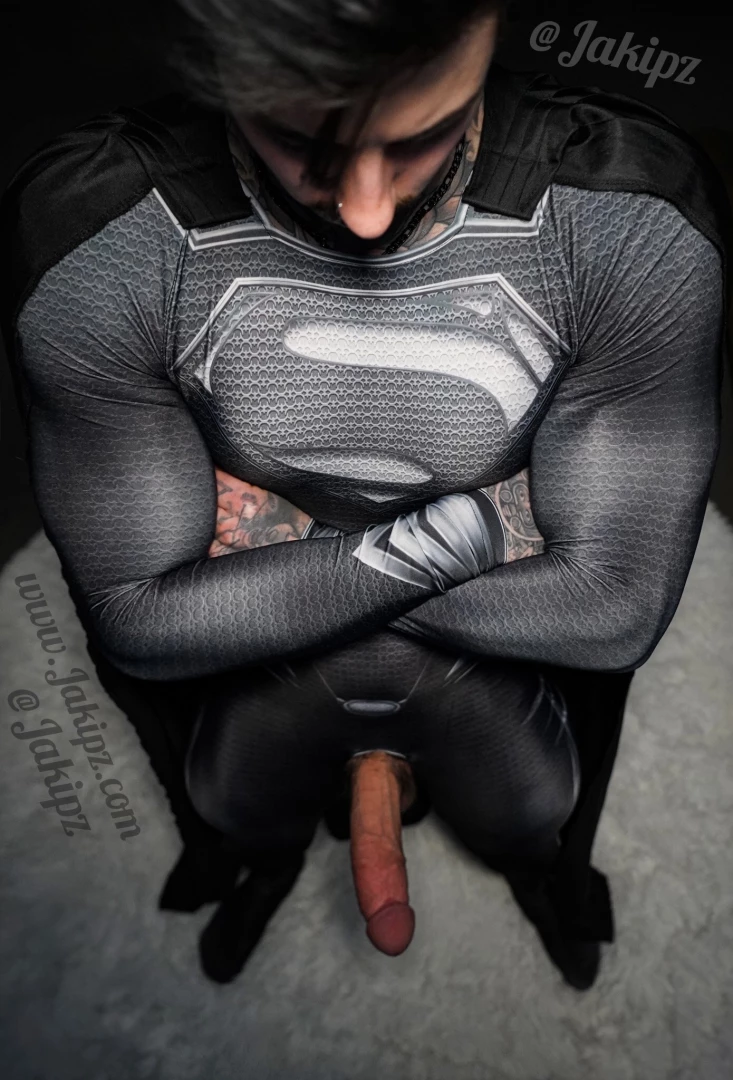 Super man is super horny would you be on your knees or backing it up 