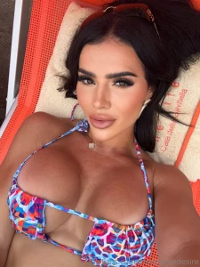 Wanna share your day s stories with me before we dive into our own