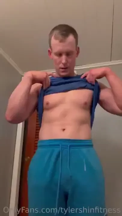 Don t mind my pale back i need someone to volunteer to help me reach 