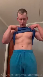 Don t mind my pale back i need someone to volunteer to help me reach