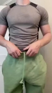 Quick video the bulk is commencing hit up chest and triceps today i