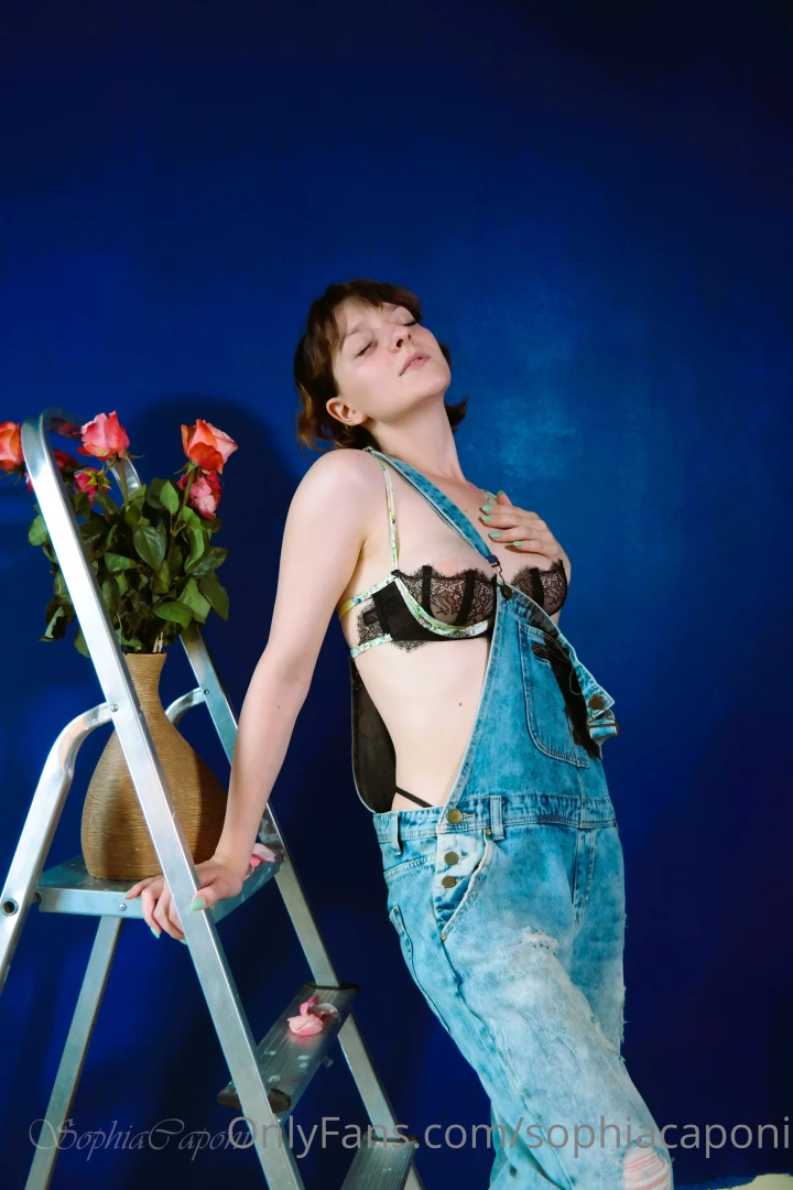 Check out my new sexy worker photo set 