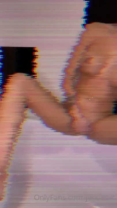 Do you like to see a woman cum with a jet of pleasure few men make it 