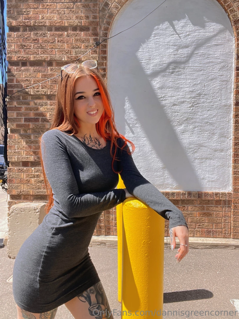 Here in the heart of the city chillin with this cheerful yellow 