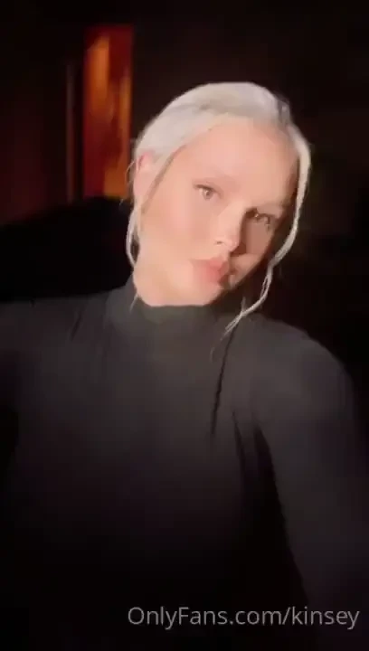 Hey babe like my fit open to lift my dress 