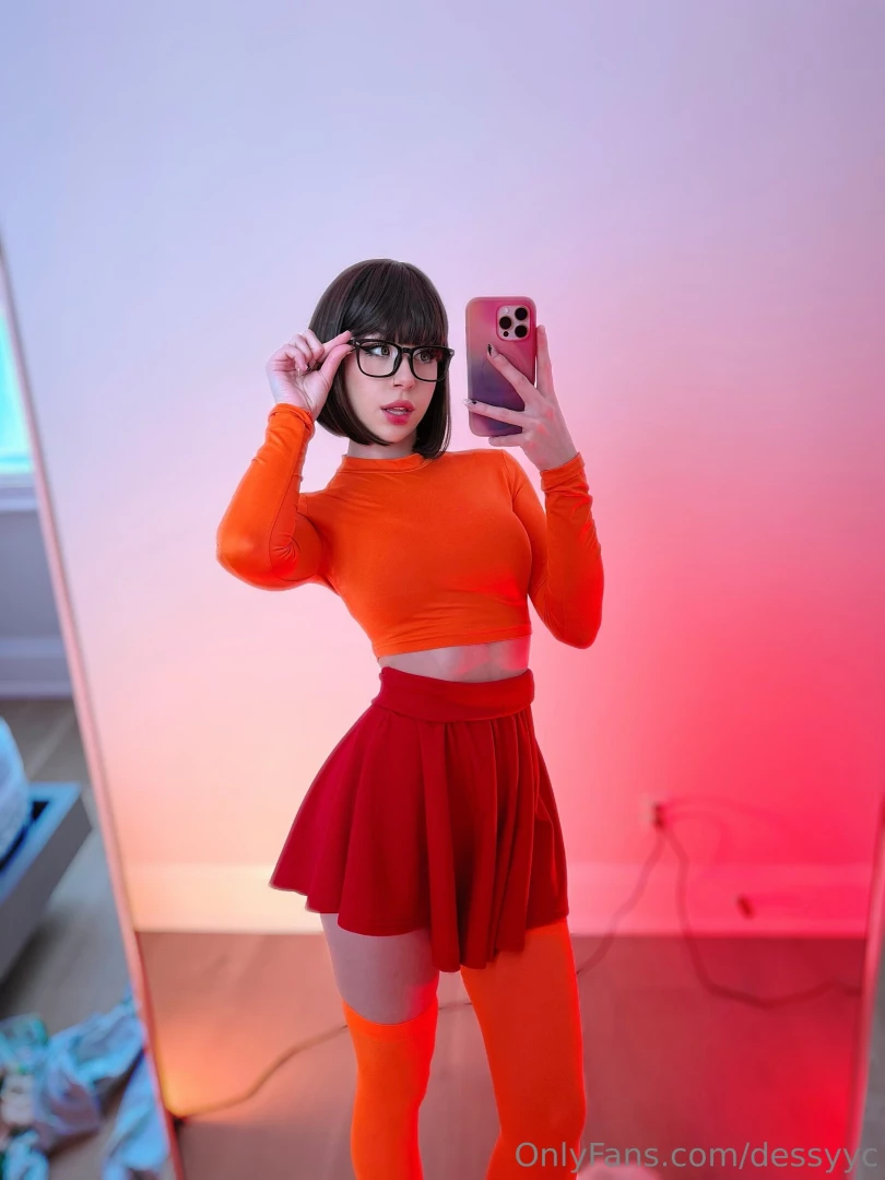 Let s put this to a vote should i lift up my sweater 