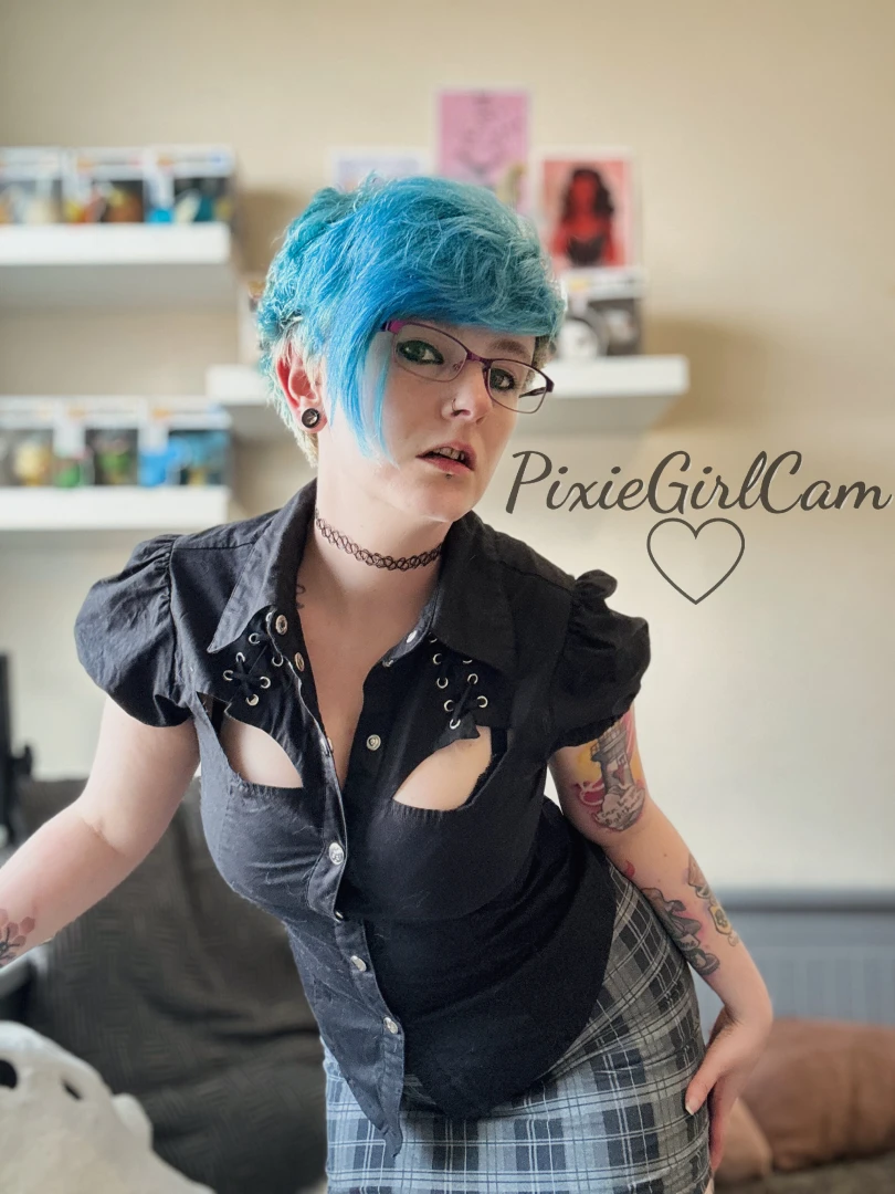 I get naked everyyy day on my explicit page pixiegirlcamxxx 