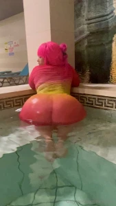 Want to blow a load of cum on this ass