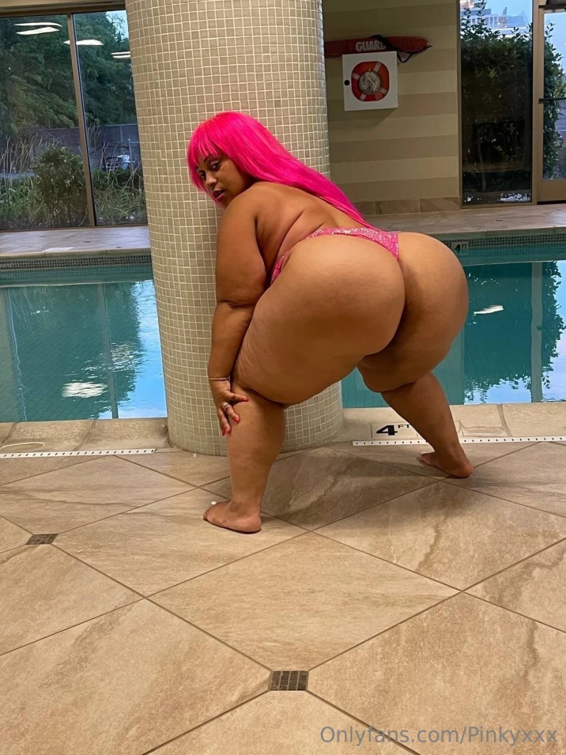 Time to get out those tissues and bust a huge nut for me 