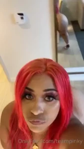 Like this video and comment below if you want to see me squirt on live