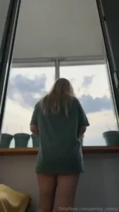 Who s peeking in here come here