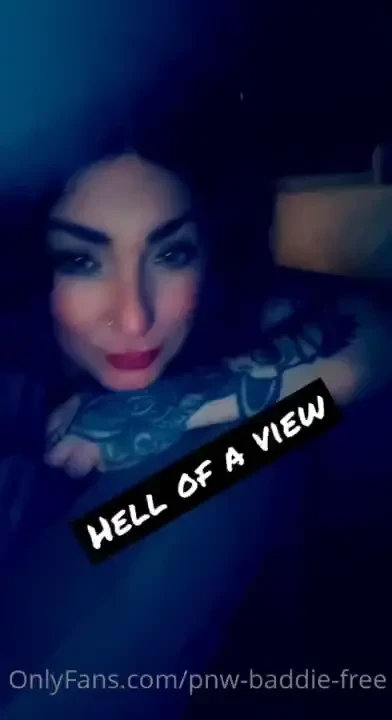 Had some fun in the hot tub last night who wants to see me get pounded 