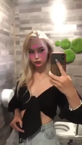 Hey how do you like my cleavage