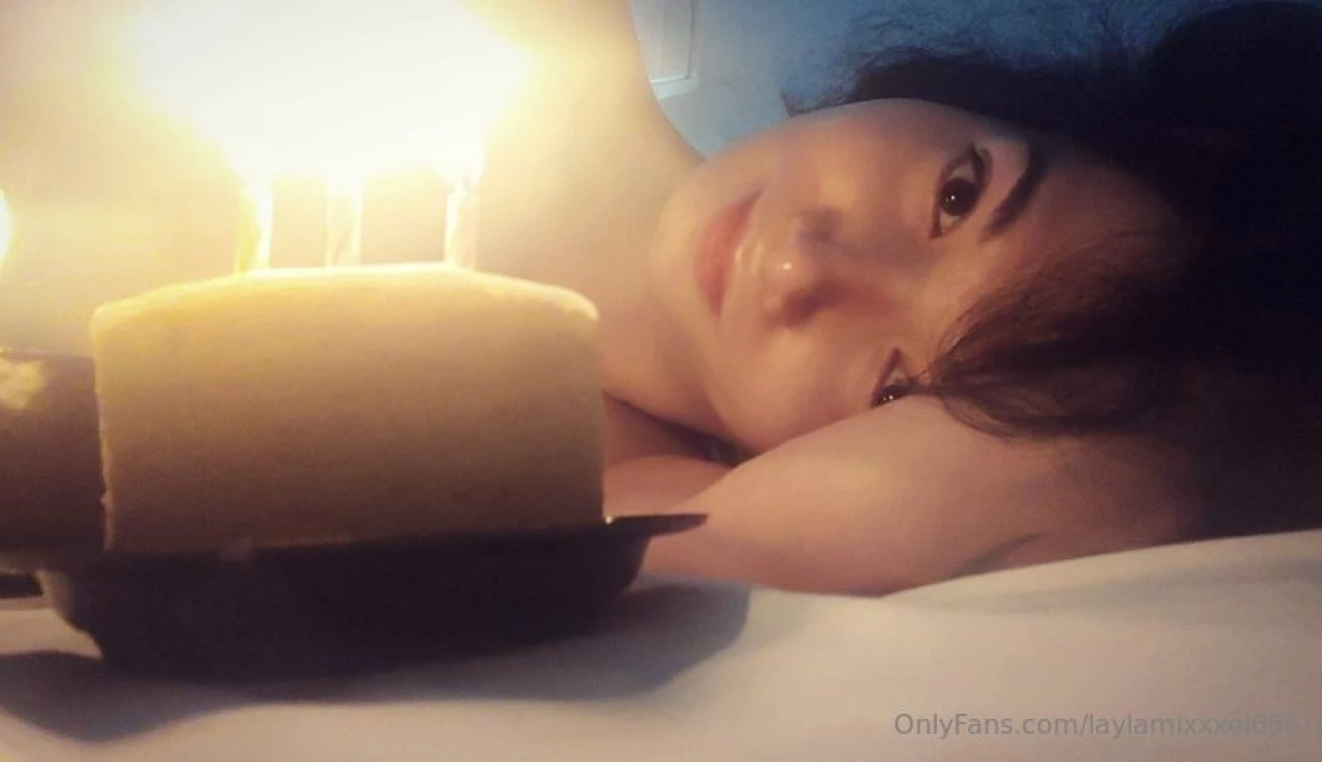 Naked vulnerable and tired i already missed my own bed - i feel warm 