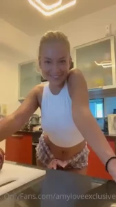 My ass is so big that it wants you to spank it what are u waiting for part 1