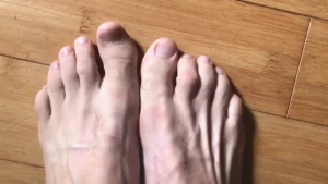 Slo mo toe wiggling for my foot lovers