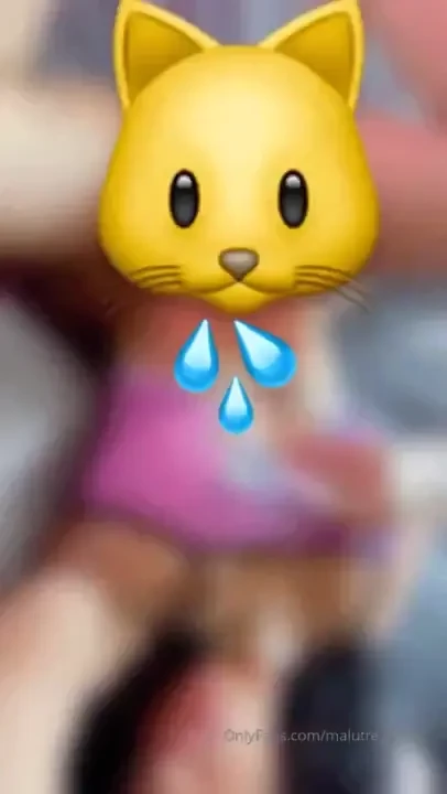 Making my pussy cream laying on my back with my legs up in the captain 