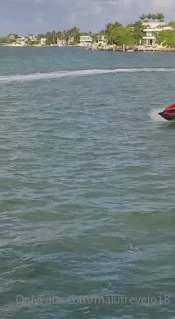 I love jet skiiiiing one of my favorite things to do part 1 