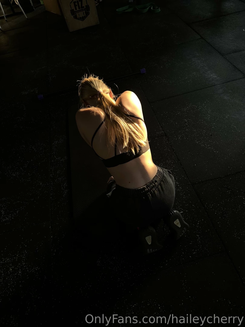 I love going to the gym not only because it makes my figure more 