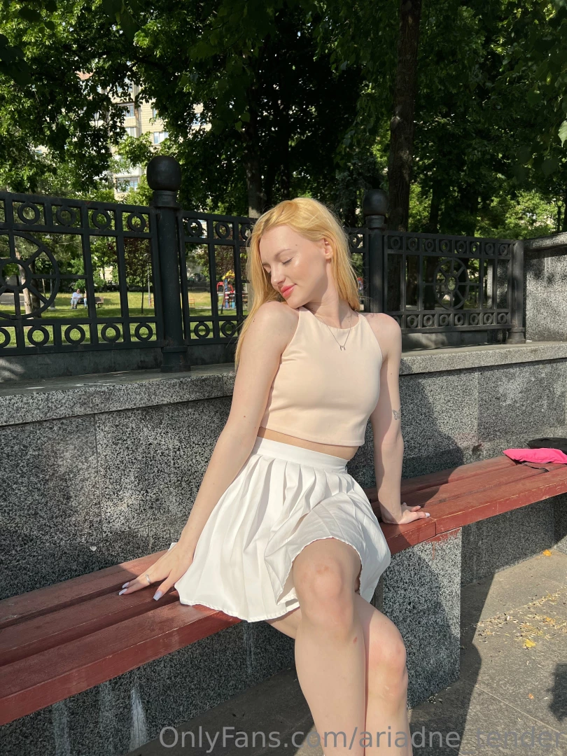 I enjoy sunny days that finally came is is soo lovely to go outside 