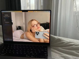 Tell me the truth- when you open your computer do you dream that i m