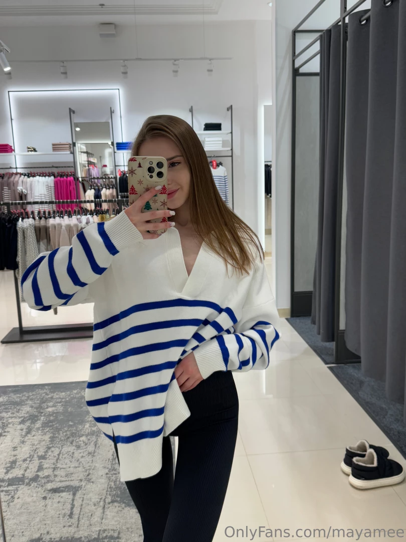 Do you like my style i really love these kind of oversize sweaters and 