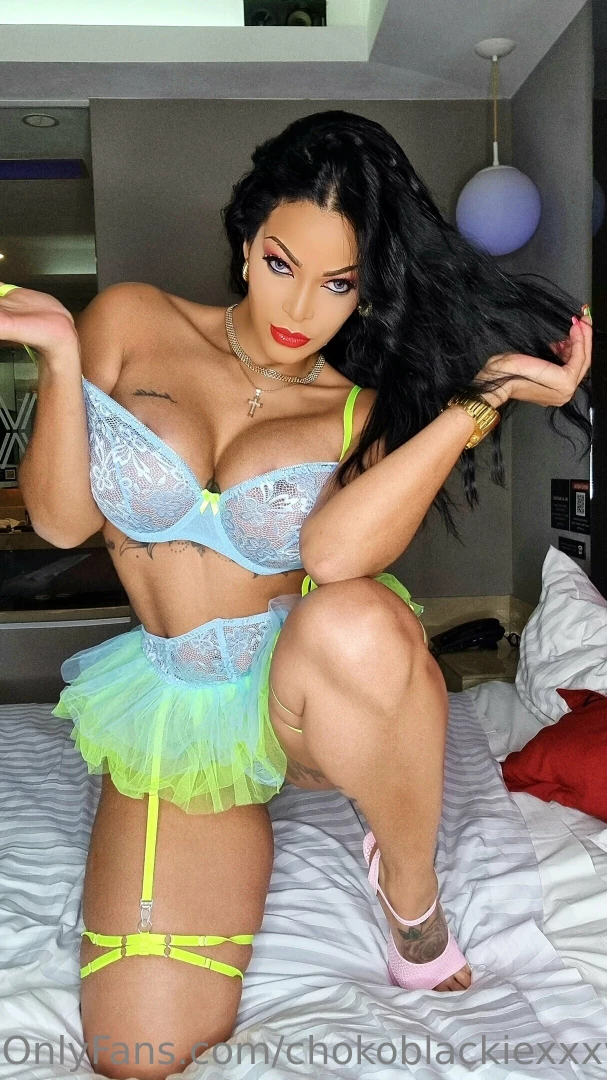 Hi babys new video tomorrow 