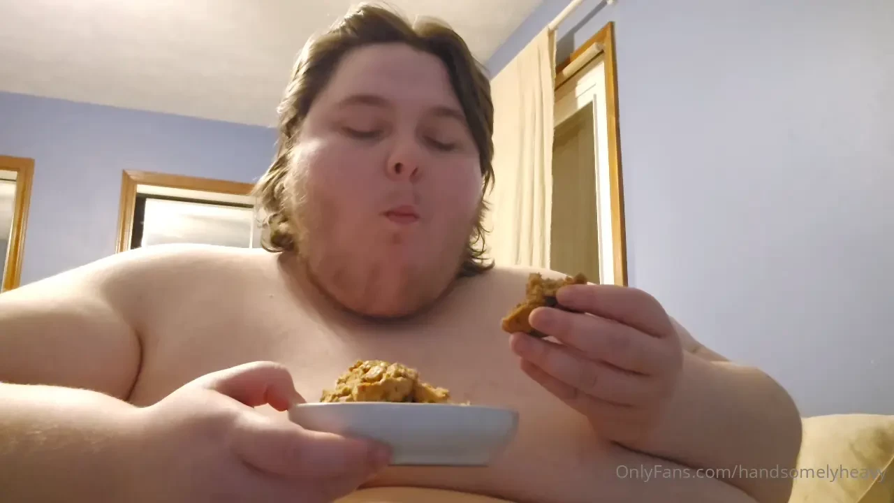 Eating cookies and playing with my huge tits 