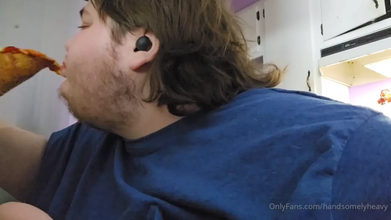 Just a light lunch 20 in pepperoni pizza 