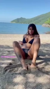 Hey you already saw my last video come and touch us a little