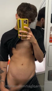 Me arrech en el avi n toc en el ba o