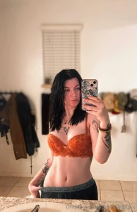 My bf just dumped me because he found out about my onlyfans message me