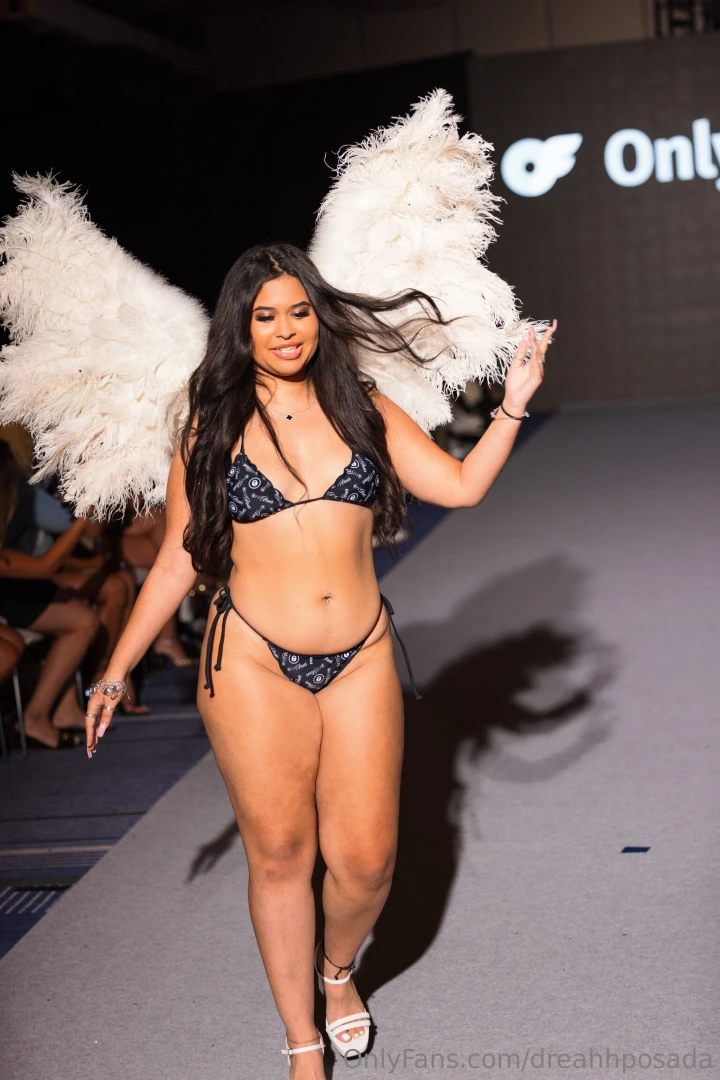 How cute am i on the runway tho 