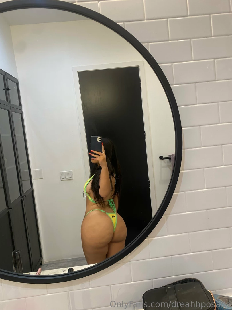 Take a look in the mirror tell me whatchu see 