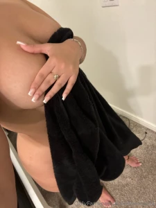 Getting ready for bed but i m restless wanna cum chat
