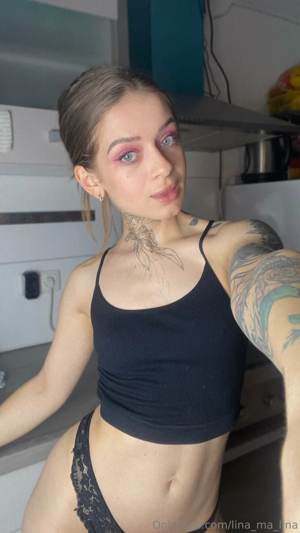 I m still shy about showing my tits 