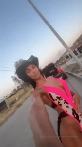Can i be your fav _reverse_ cowgirl