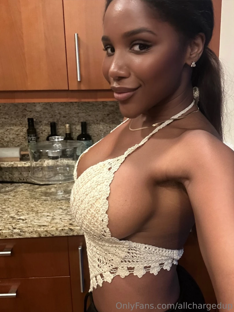 My favorite part of this top is the side boob you agree 